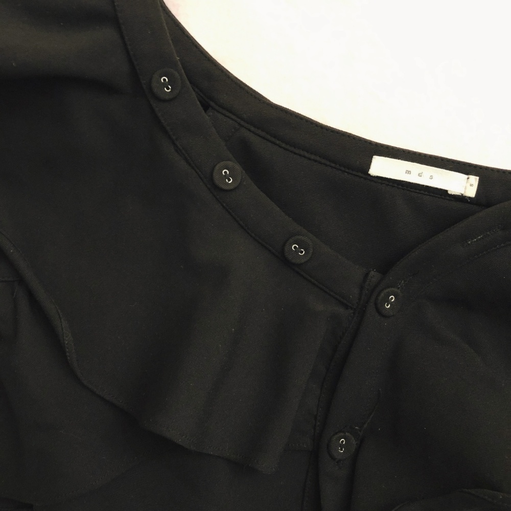 Off-shoulder Ruffle Black Top - Picture 2 of 3